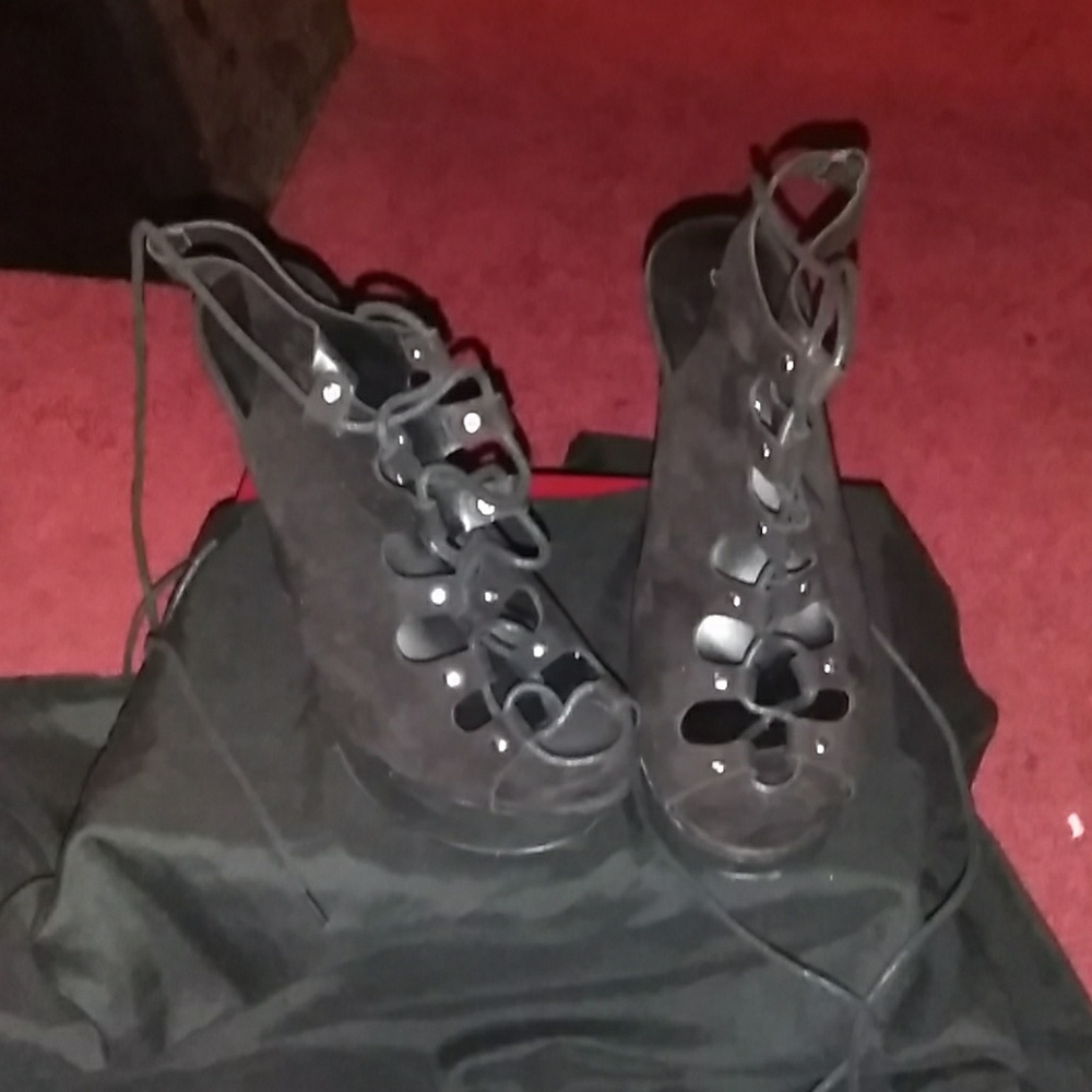 Black lace up opened toe platforms